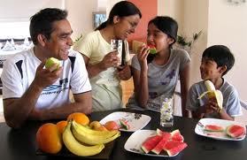 Family-eating-fruit